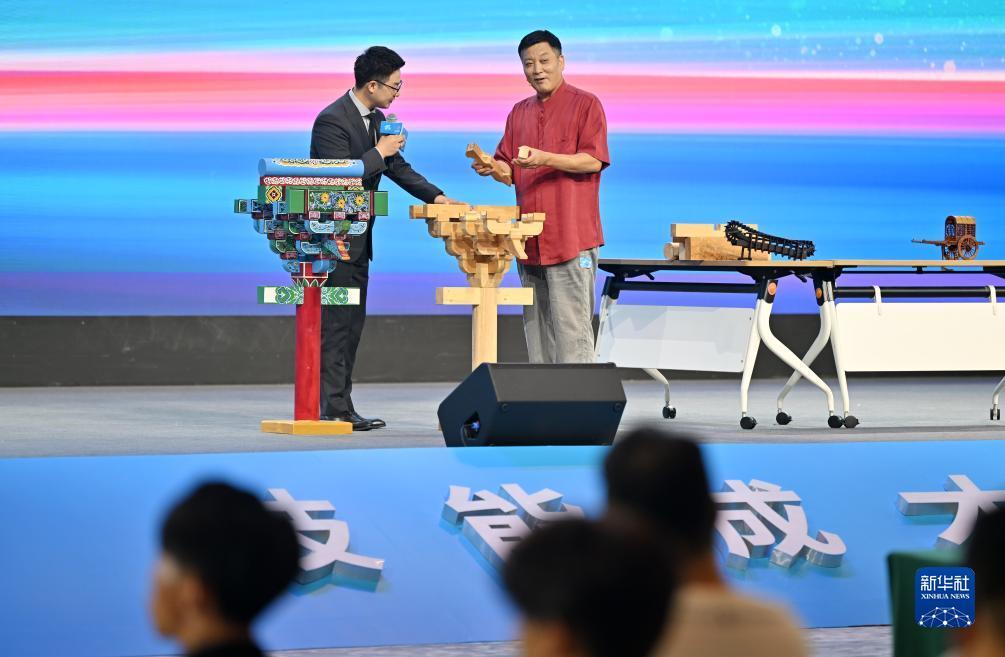 清泰棋牌官网
